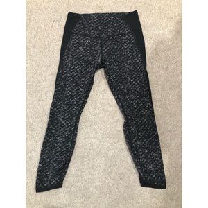 Lululemon Woman’s Feather Light Legging